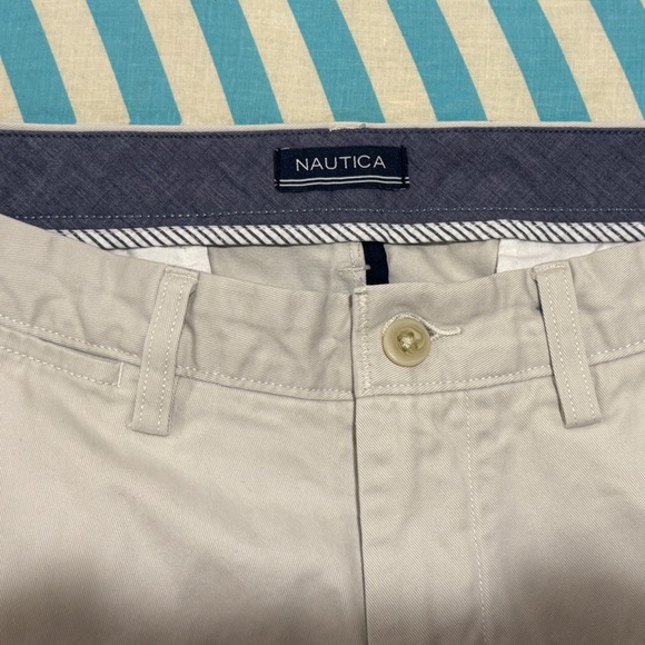 Nautica Men's 32x32 Cream Chinos - Picture 4 of 5
